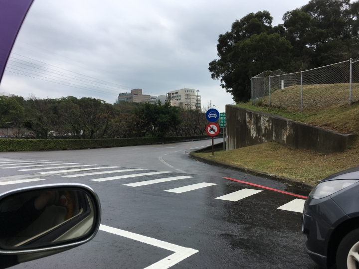 大型重型機車無法行駛標示不清國道路段??