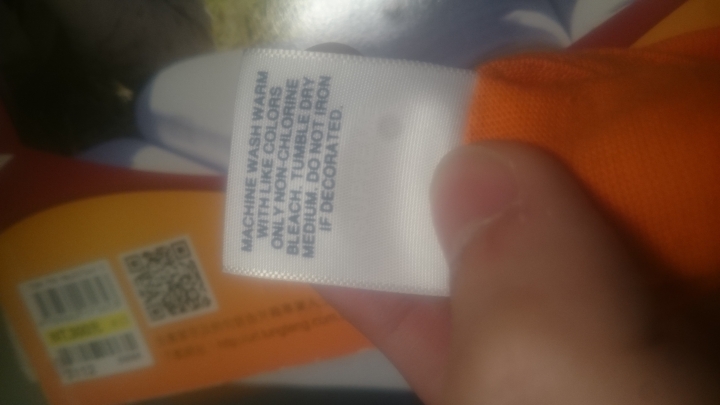 可幫我分辨一下這件Supreme真假