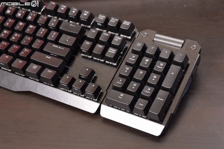 [信仰開箱] ASUS ROG Claymore RGB 青軸全彩機械式鍵盤