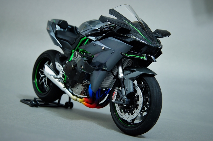 TAMIYA Kawasaki Ninja H2R (第一次做重機模型)