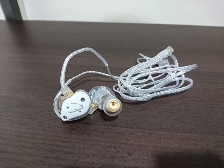 【開箱】吉他名廠的逆襲 ─ Fender FXA9