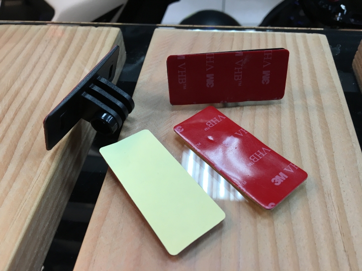 [開箱] 銨鉑机店 AMBER AD1080 前後雙鏡頭行車紀錄器