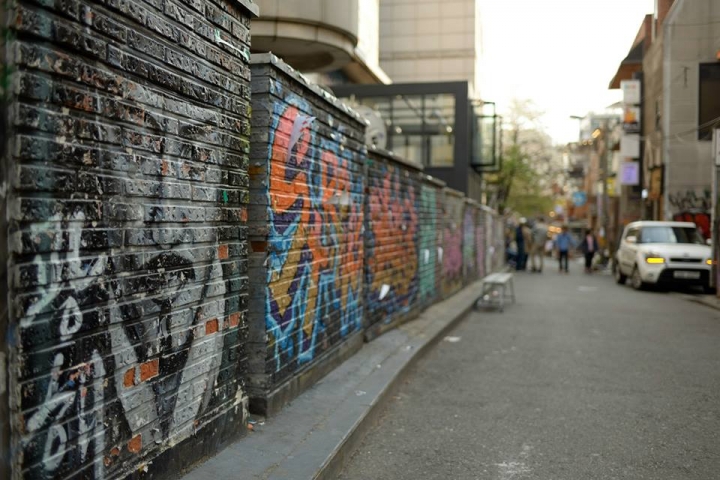韓國首爾景點 弘益大學校園及弘大前街弘大商圈 自由市場希望市場市集