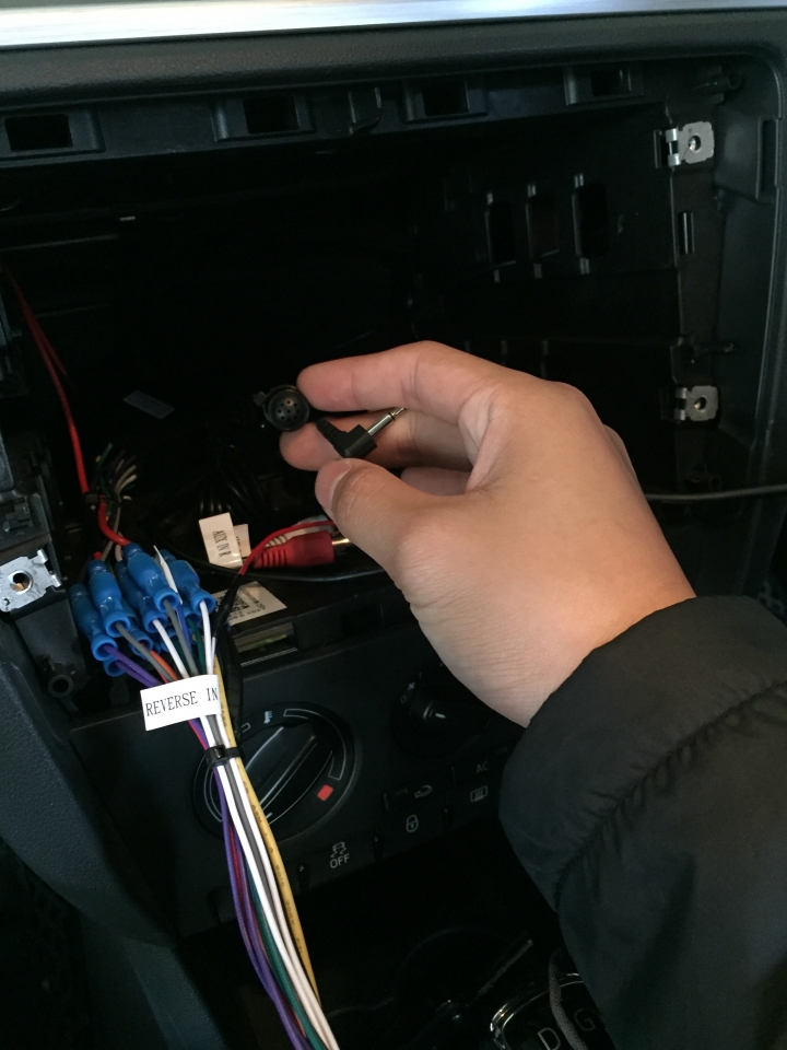 [開箱] sony xav-ax100 x 2013 Skoda Rapid