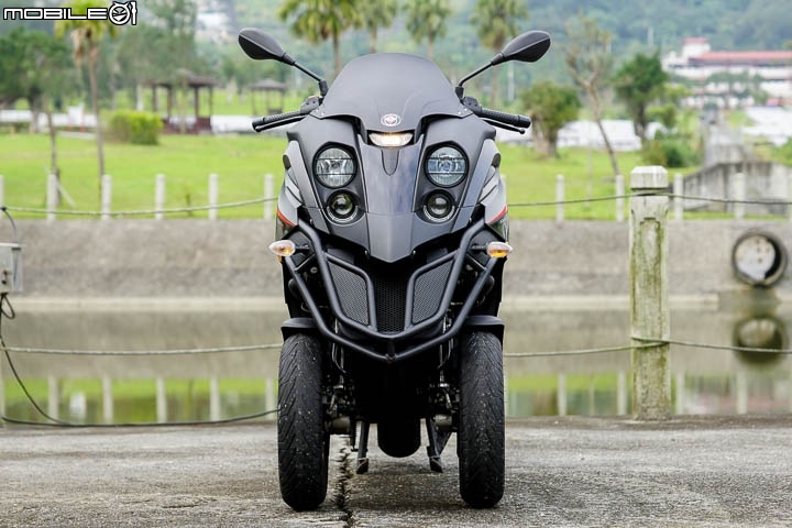 粗曠造型科技內在 Gilera Fuoco 500 三輪黃牌重機