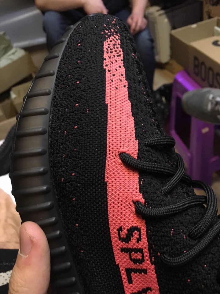 兩雙350v2想請鑑定