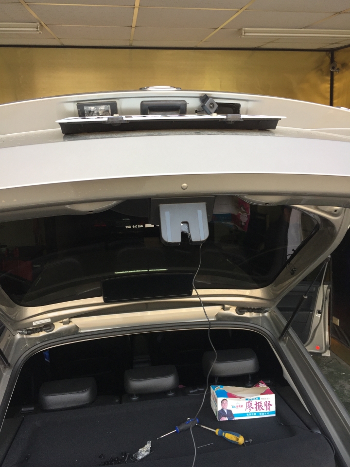 [開箱] sony xav-ax100 x 2013 Skoda Rapid