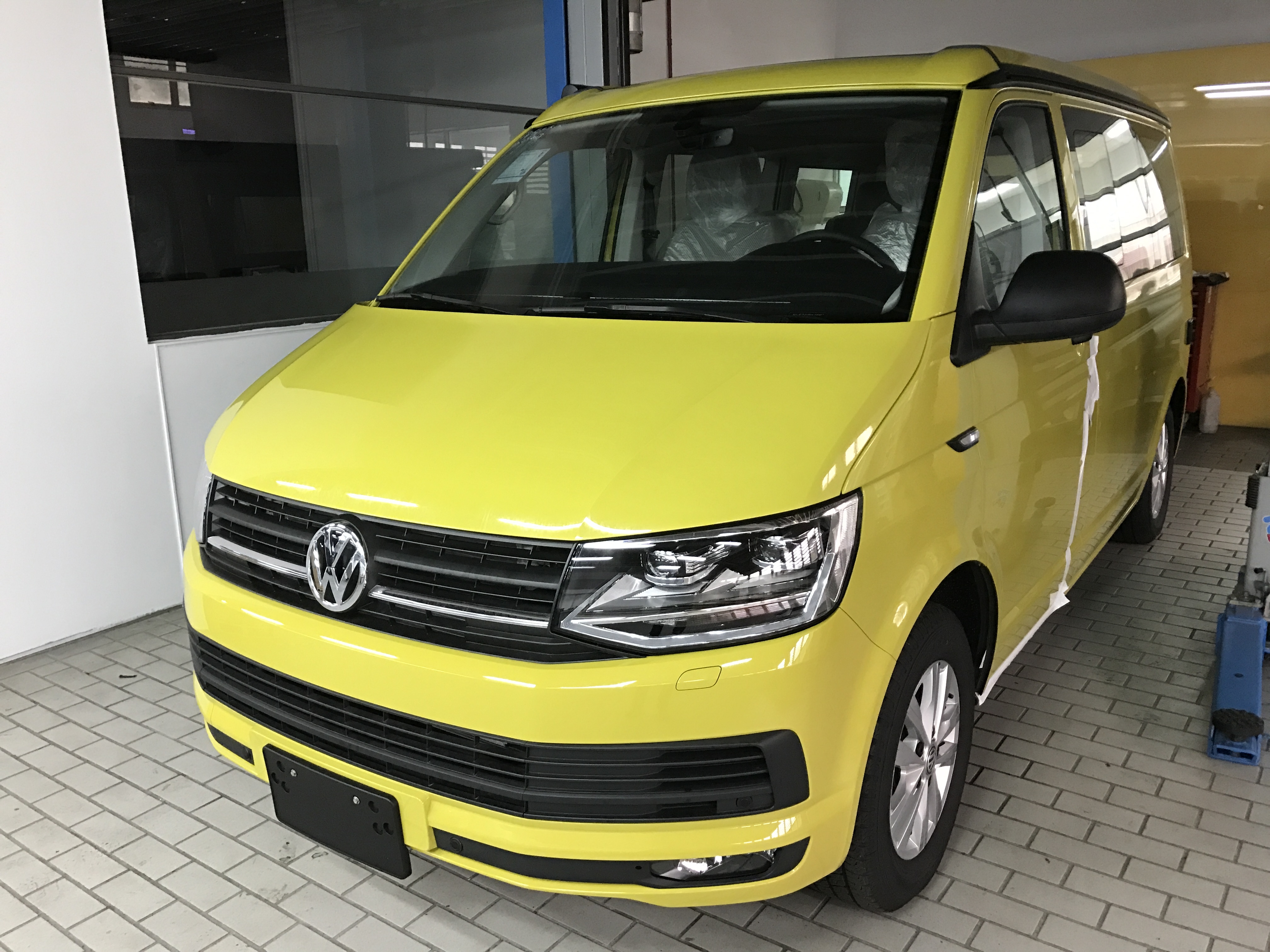 T6 VW California Beach