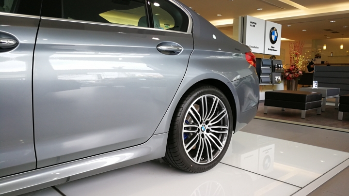 G30 530i M package 輪圈實照 662 vs 664