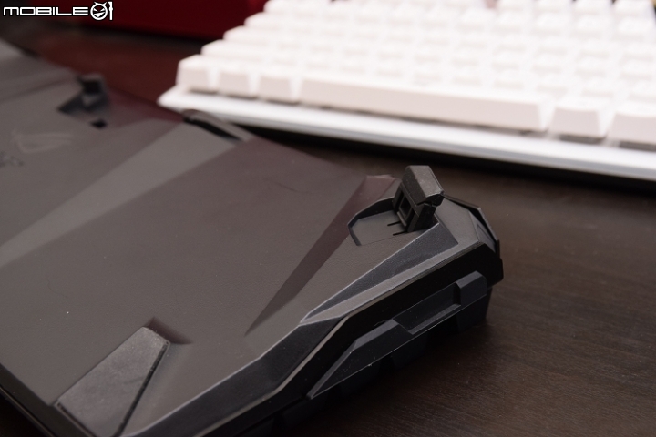 [信仰開箱] ASUS ROG Claymore RGB 青軸全彩機械式鍵盤