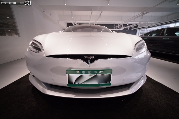 電電吃三碗公－Tesla內湖服務中心交車開箱