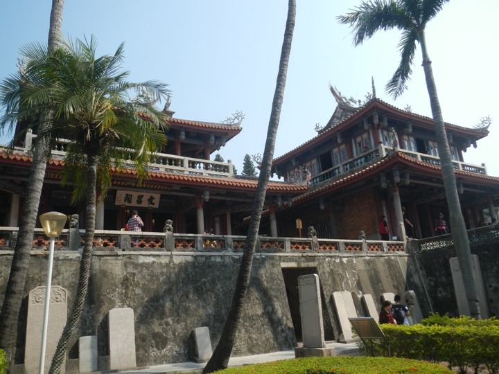 騎 單 車 遊 府 城 ( 北 區 ) 古 蹟 、 美 食 記