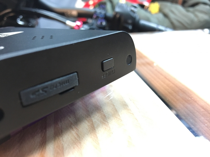 [開箱] 銨鉑机店 AMBER AD1080 前後雙鏡頭行車紀錄器
