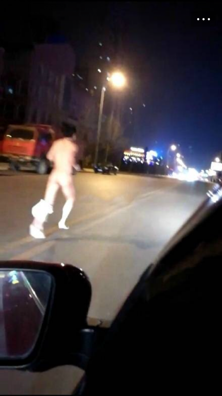 真爺們！說裸奔就裸奔！