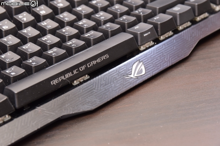 [信仰開箱] ASUS ROG Claymore RGB 青軸全彩機械式鍵盤