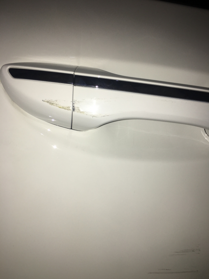 Altis 11.5代 門板擦傷原廠估價 還請前輩幫忙看看