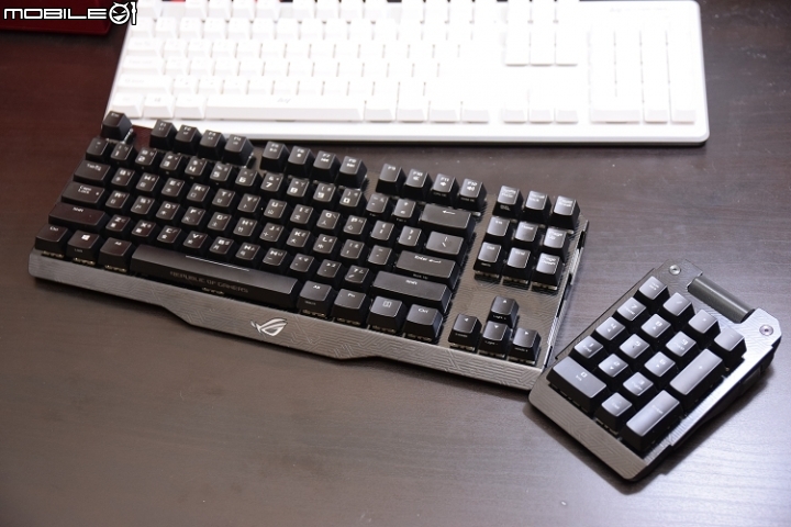 [信仰開箱] ASUS ROG Claymore RGB 青軸全彩機械式鍵盤