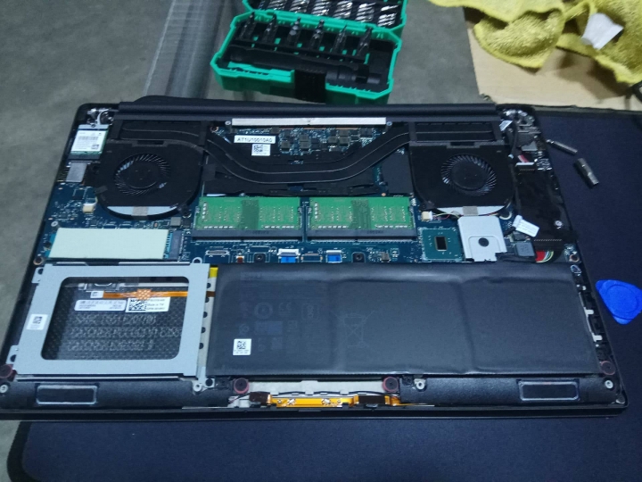 DELL XPS15 9560 日規 開箱