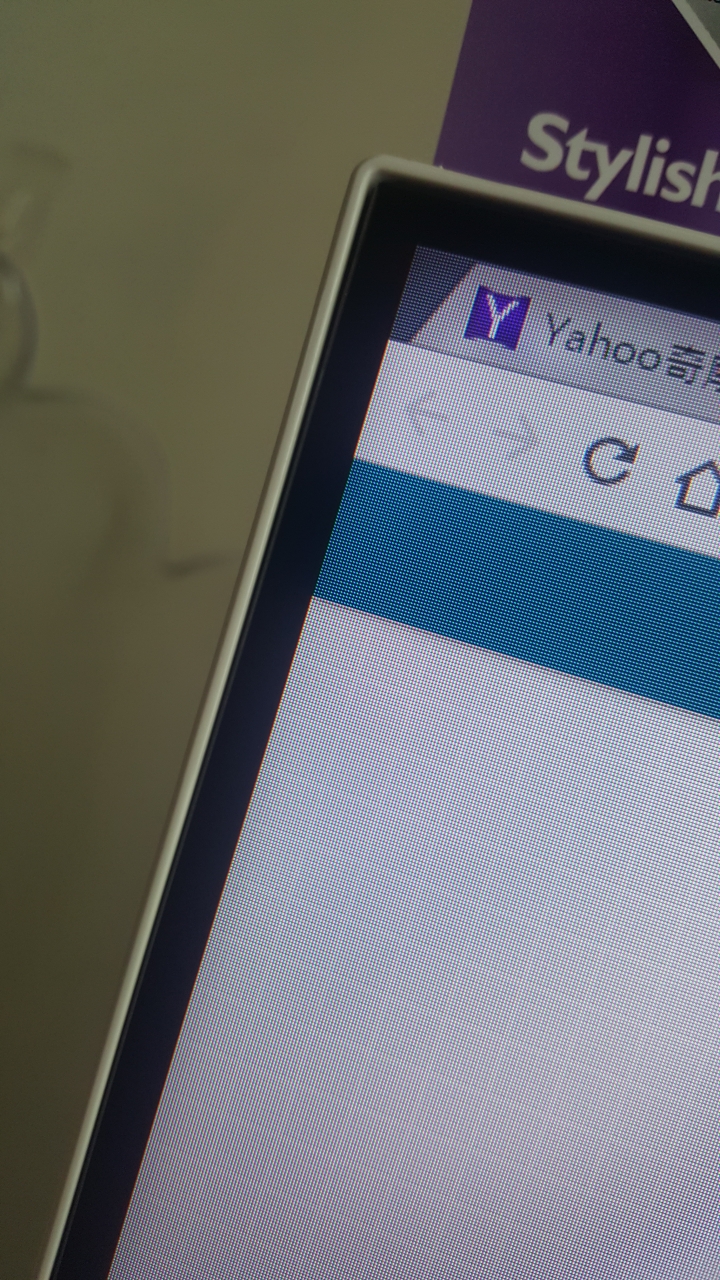 請問螢幕這樣是正常的嗎