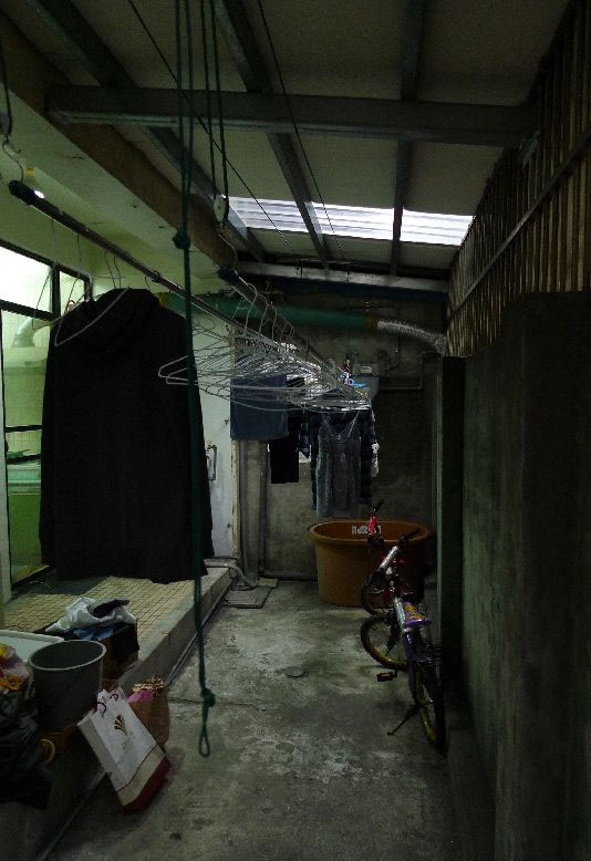 【開箱】水平的金色光影，舊屋大改造