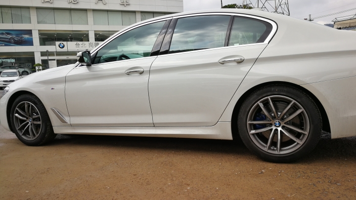 G30 530i M package 輪圈實照 662 vs 664