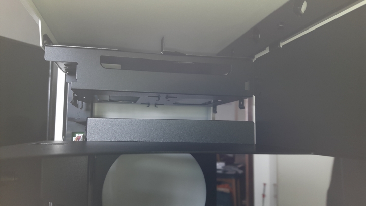 剛才收到的INWIN301，空箱未組裝