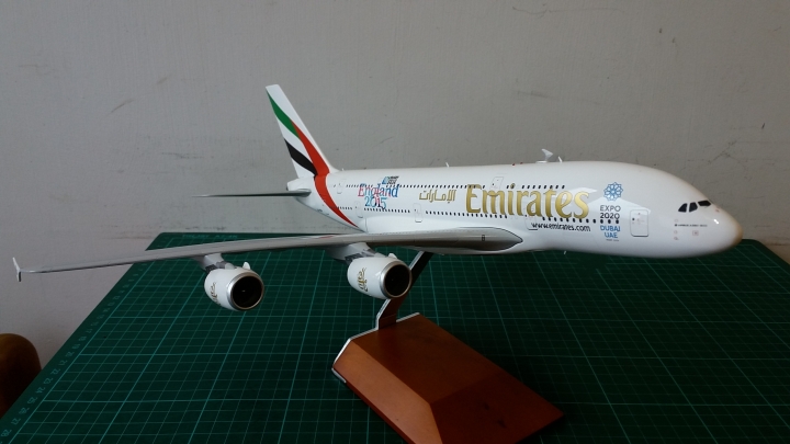 阿聯酋航空 Emirates Airbus A380-800 1/200模型 [簡易開箱]