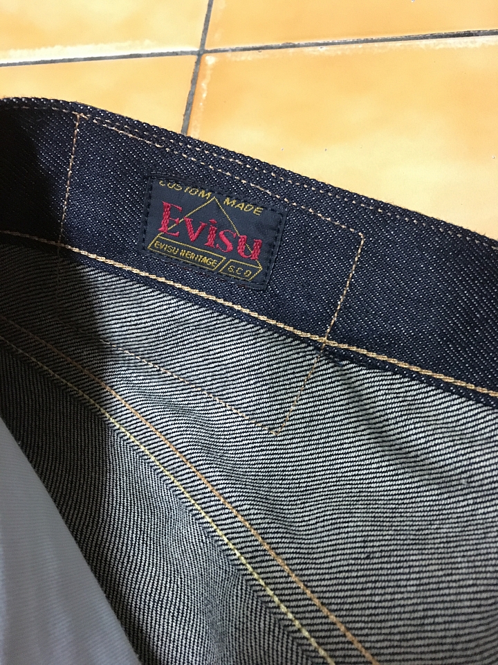 【開箱】歐版 EVISU 2000 No.3 EVERGREEN 系列 MULTI POCKET 金色小M 多口袋褲