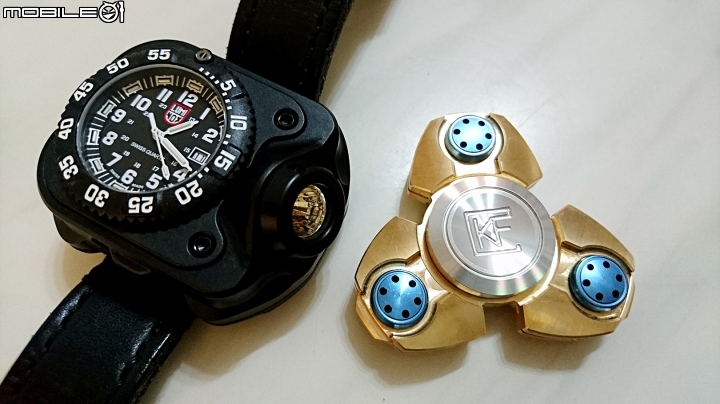 【開箱】仿俄羅斯 CKF 2.0 銅鈦指尖陀螺開箱