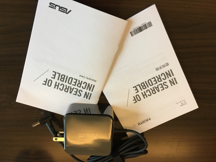 [問題] 新買UX330 沒有藍色的保固卡