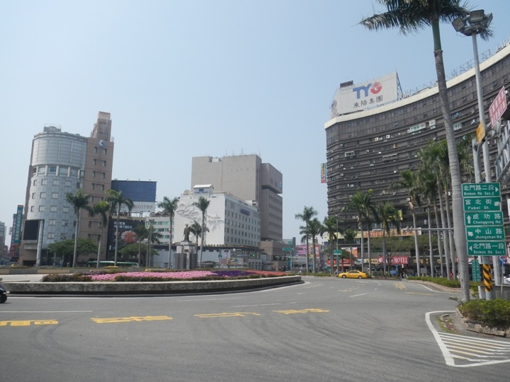 騎 單 車 遊 府 城 ( 北 區 ) 古 蹟 、 美 食 記