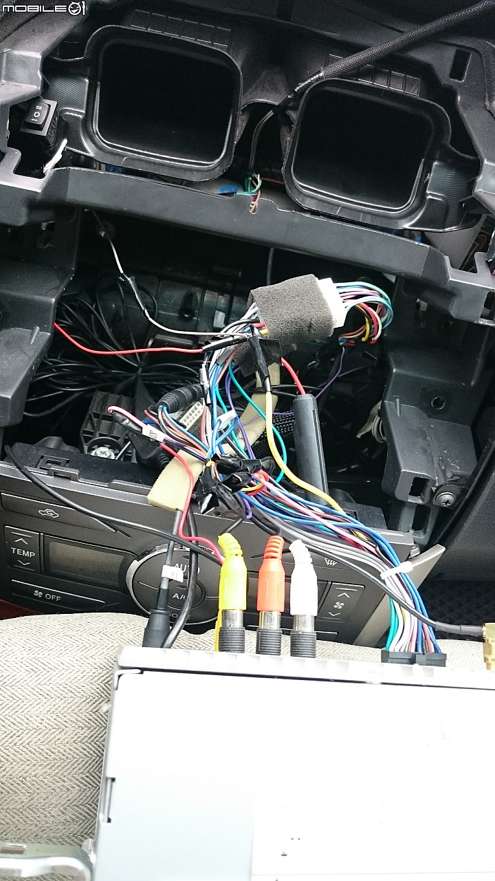 Altis 10代安裝淘寶買的9吋Android機~(2018/4/21，微更新)
