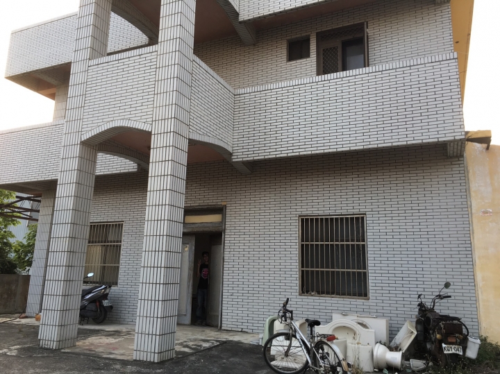 請教~~有裝潢經驗的人or室內設計師 問一下老屋格局配置(附圖)