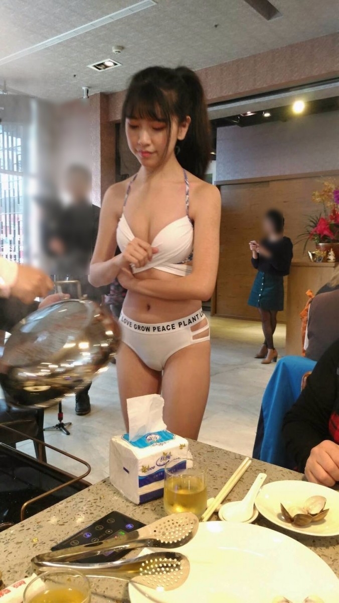 最狂火鍋店「比基尼女店員」