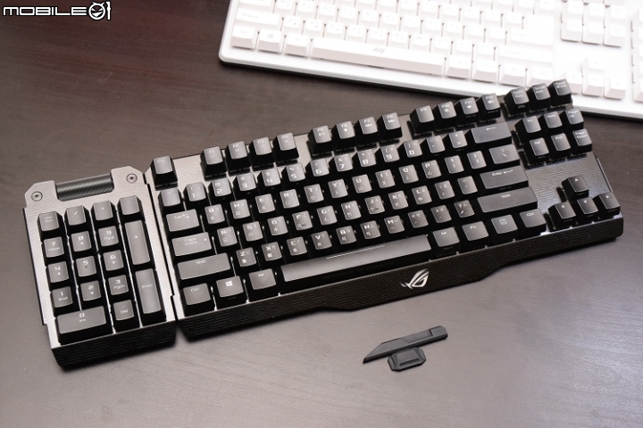 [信仰開箱] ASUS ROG Claymore RGB 青軸全彩機械式鍵盤