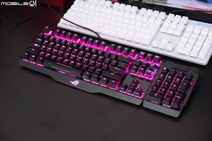 [信仰開箱] ASUS ROG Claymore RGB 青軸全彩機械式鍵盤