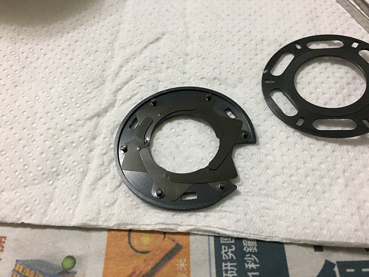 [DIY]M42 Pentacon 50/1.8 MC electric 光圈頂針固定+拆光圈清理+增大光圈??(圖多)