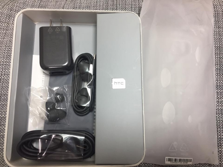  藍寶石特仕版HTC U Ultra 128G
