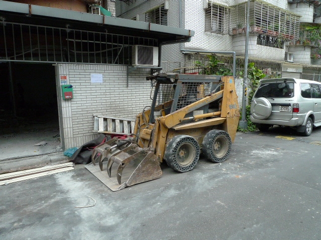 【開箱】水平的金色光影，舊屋大改造