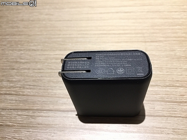 [開箱]ANKER 充電器+行動電源二合一 PowerCore Fusion 5000