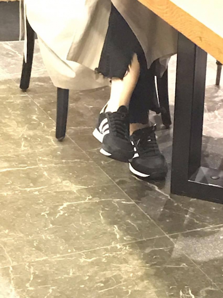 [求型號] 請問這雙Adidas Originals 型號