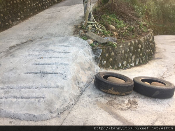 糟糕的一露，格子草皮，高空廁所→→→芬園一星露營區