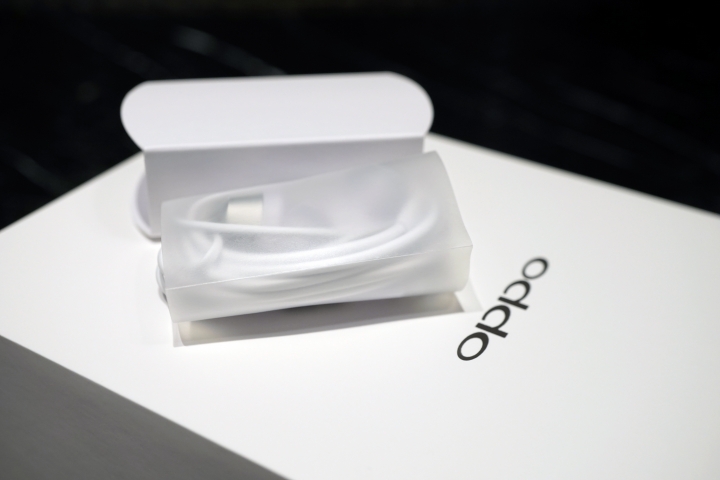 攝相之眼的終極之作 - OPPO R9s Plus 開箱評測（純黑R9s開箱、綜合影音評測）