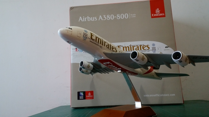 阿聯酋航空 Emirates Airbus A380-800 1/200模型 [簡易開箱]
