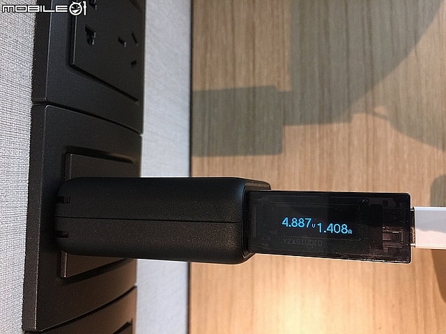 [開箱]ANKER 充電器+行動電源二合一 PowerCore Fusion 5000