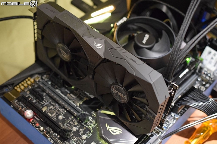 華碩 CROSSHAIR VI HERO 英雄．重返榮耀．AMD Ryzen 7 盒裝開箱