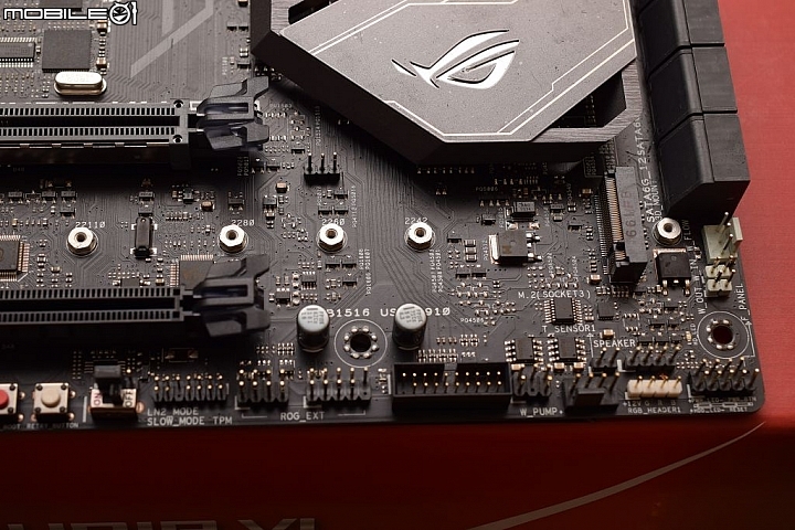 華碩 CROSSHAIR VI HERO 英雄．重返榮耀．AMD Ryzen 7 盒裝開箱