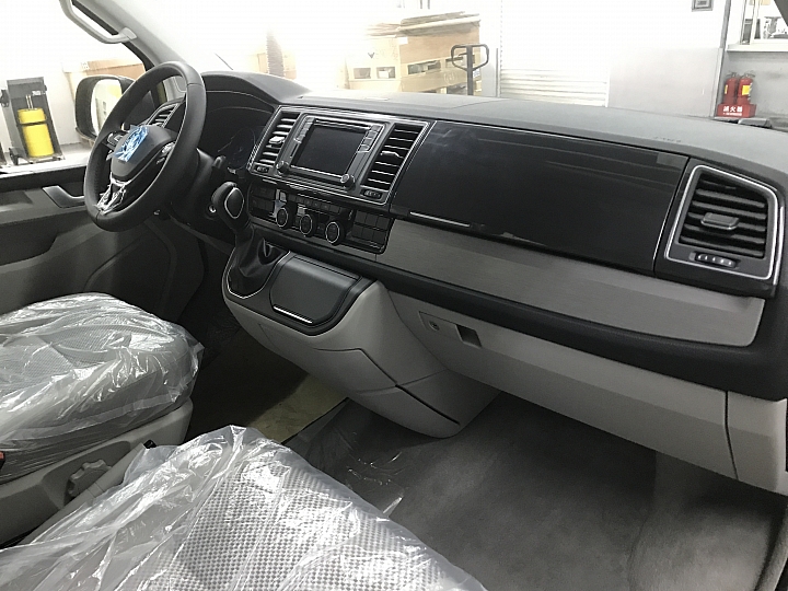 T6 VW California Beach