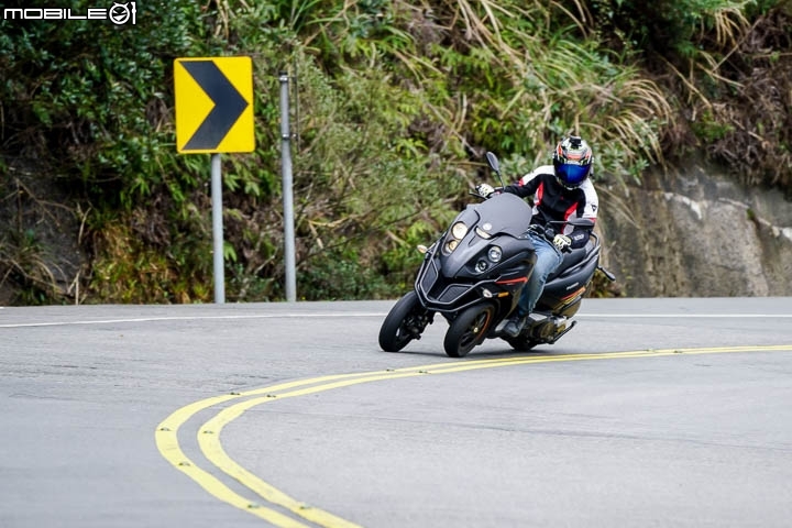 粗曠造型科技內在 Gilera Fuoco 500 三輪黃牌重機