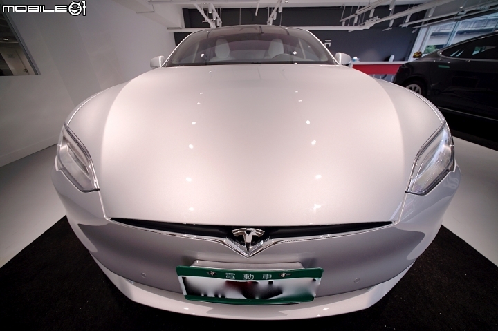 電電吃三碗公－Tesla內湖服務中心交車開箱